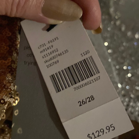 COPY - NWT Woman’s Lane Bryant Shimmering Gold Sequin Robe. - Picture 6 of 6